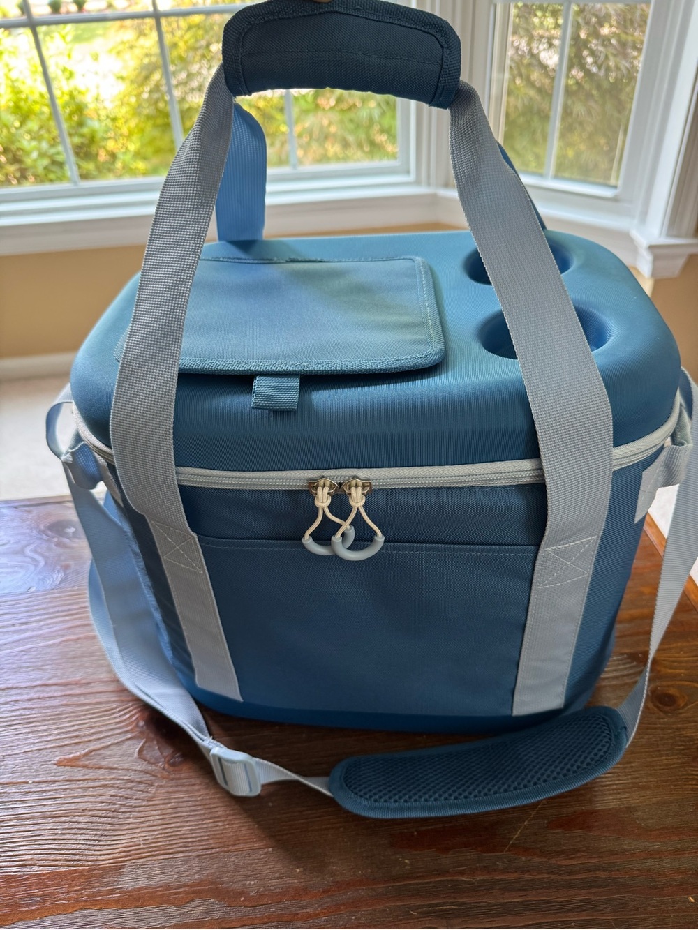 Sun Squad 24 Can Soft Sided Cooler Adjustable straps easy access top blue NWOT